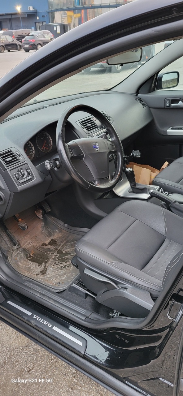 Volvo S40 - фото 7