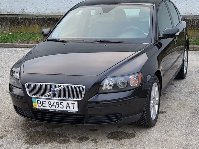Volvo S40 - фото 1