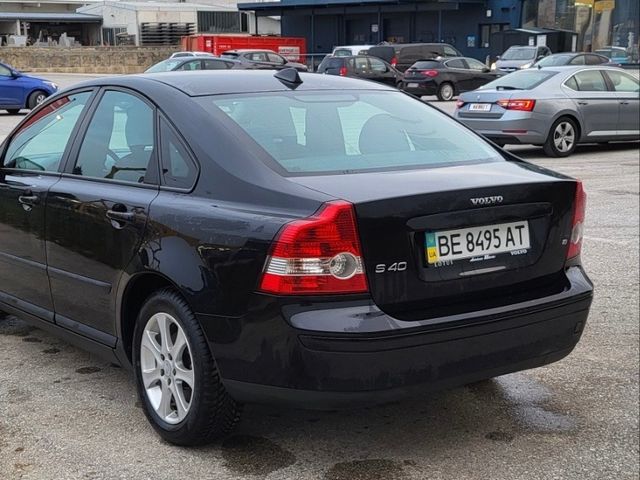 Volvo S40 - фото 4