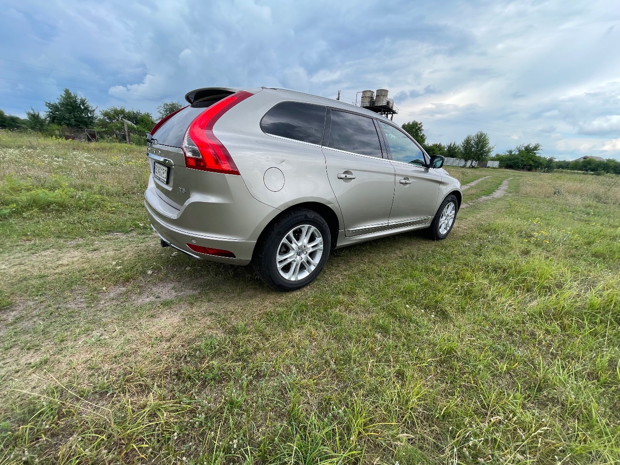 Volvo XC60 - фото 8