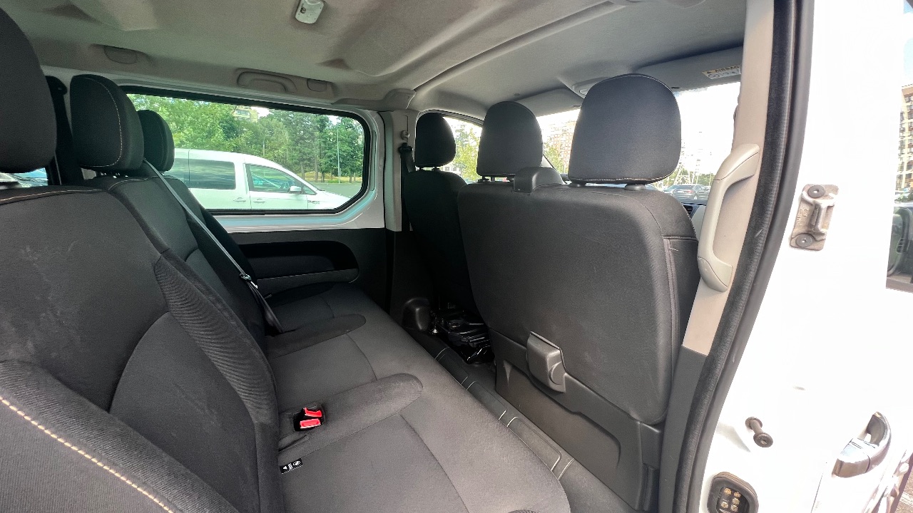 Renault Trafic - фото 11