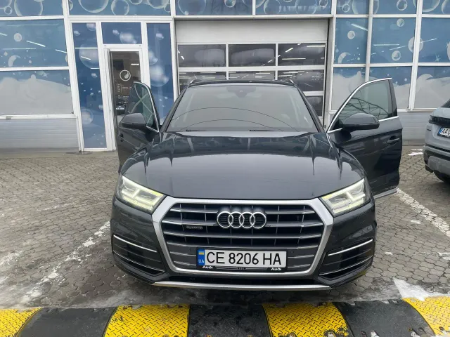 Audi Q5 - фото 1