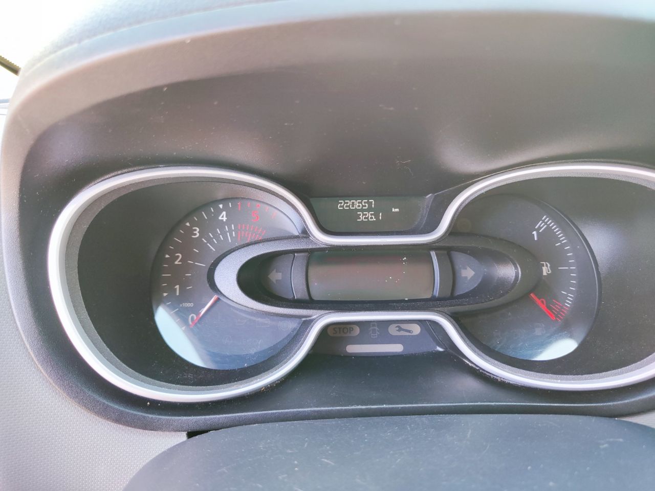 Renault Trafic - фото 10