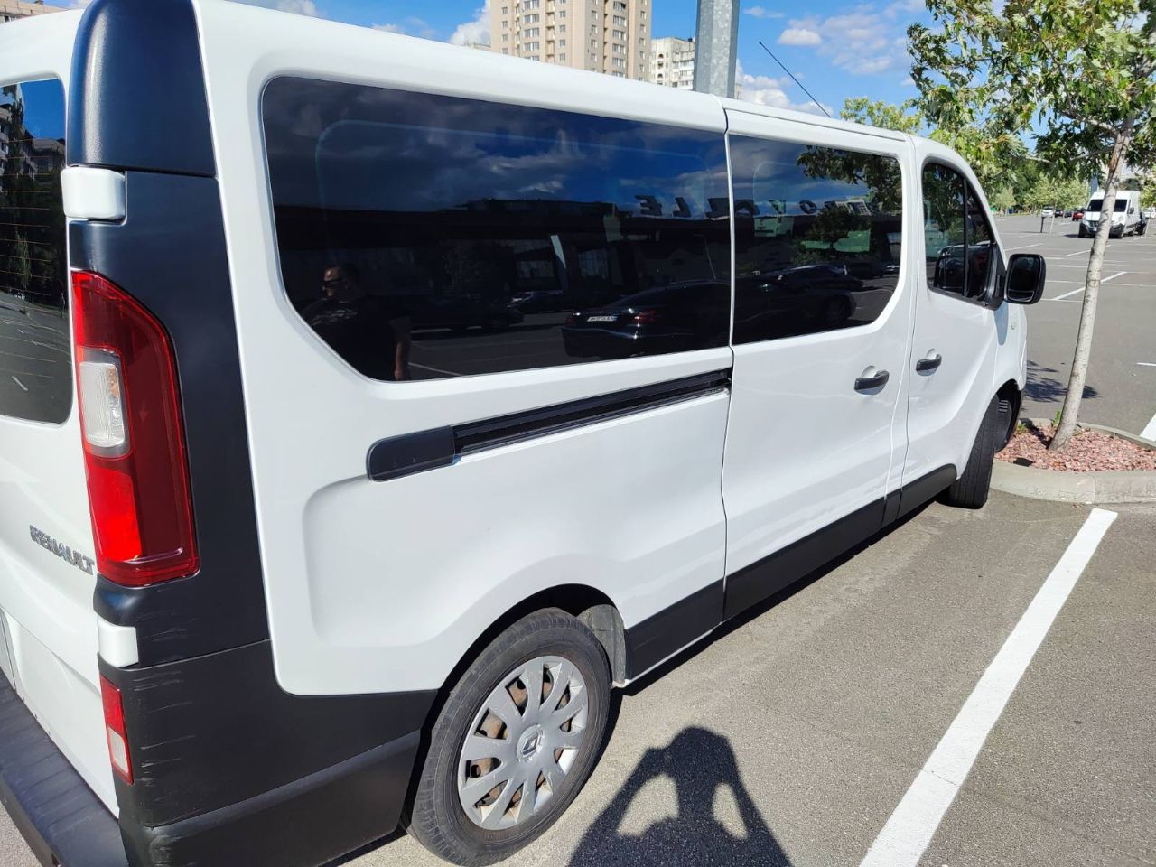 Renault Trafic - фото 2