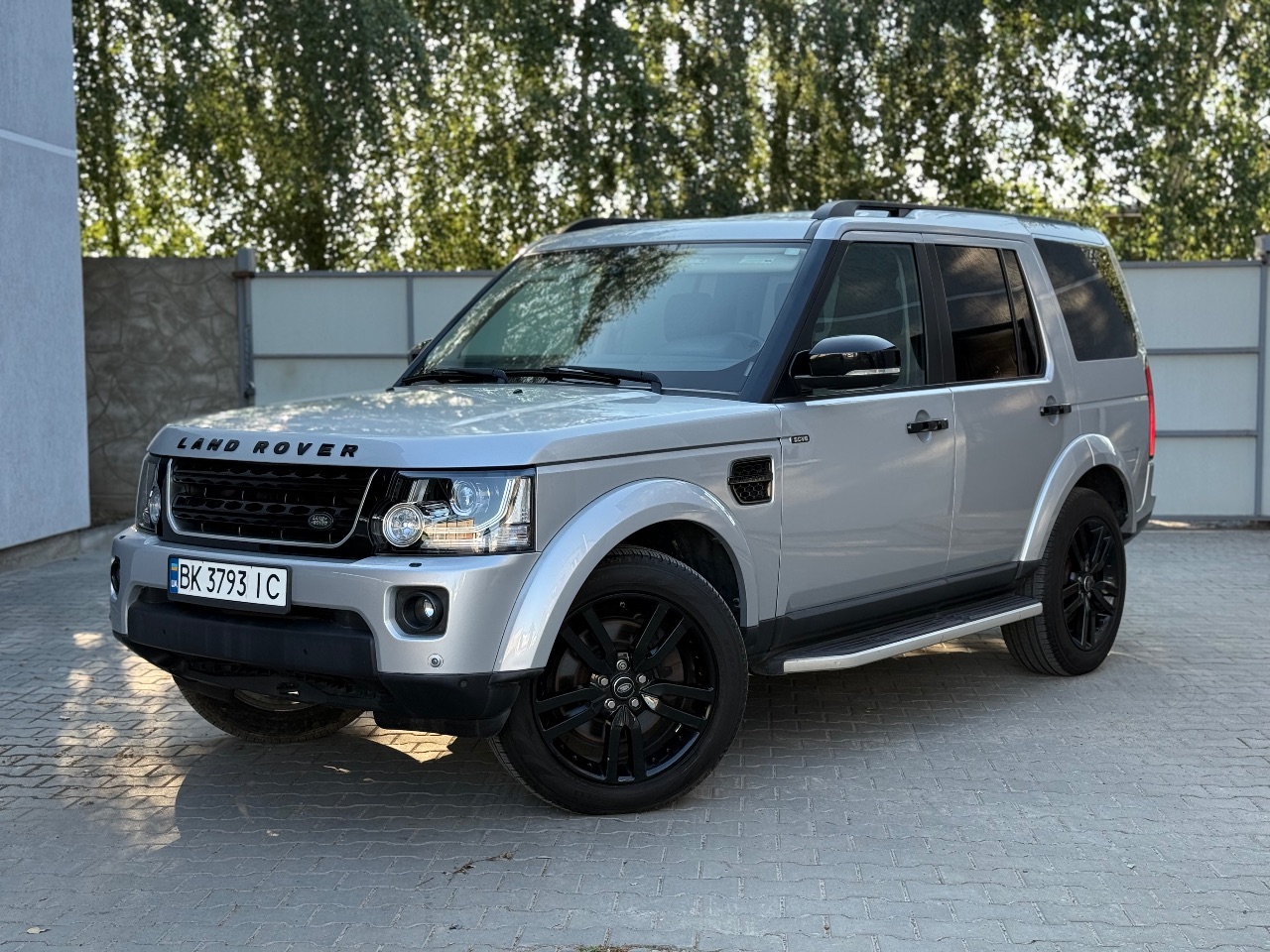 Land Rover Discovery - фото 1