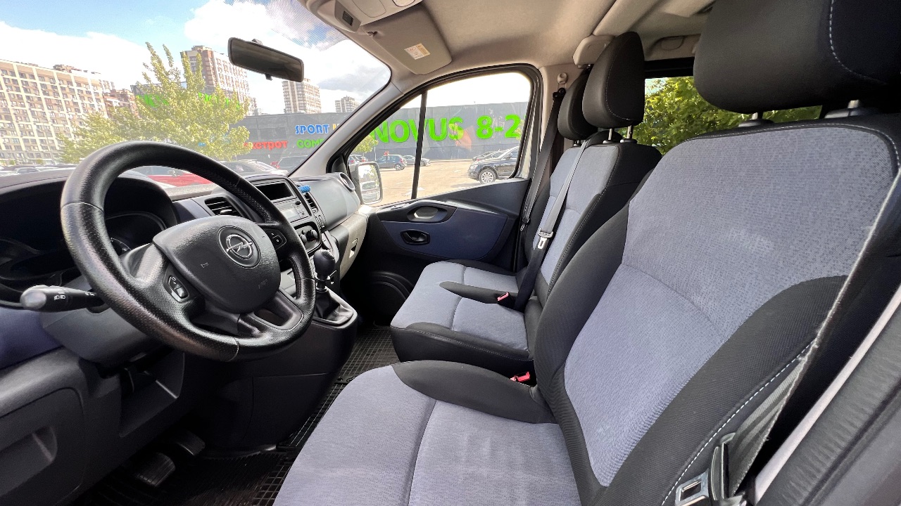 Opel Vivaro - фото 13