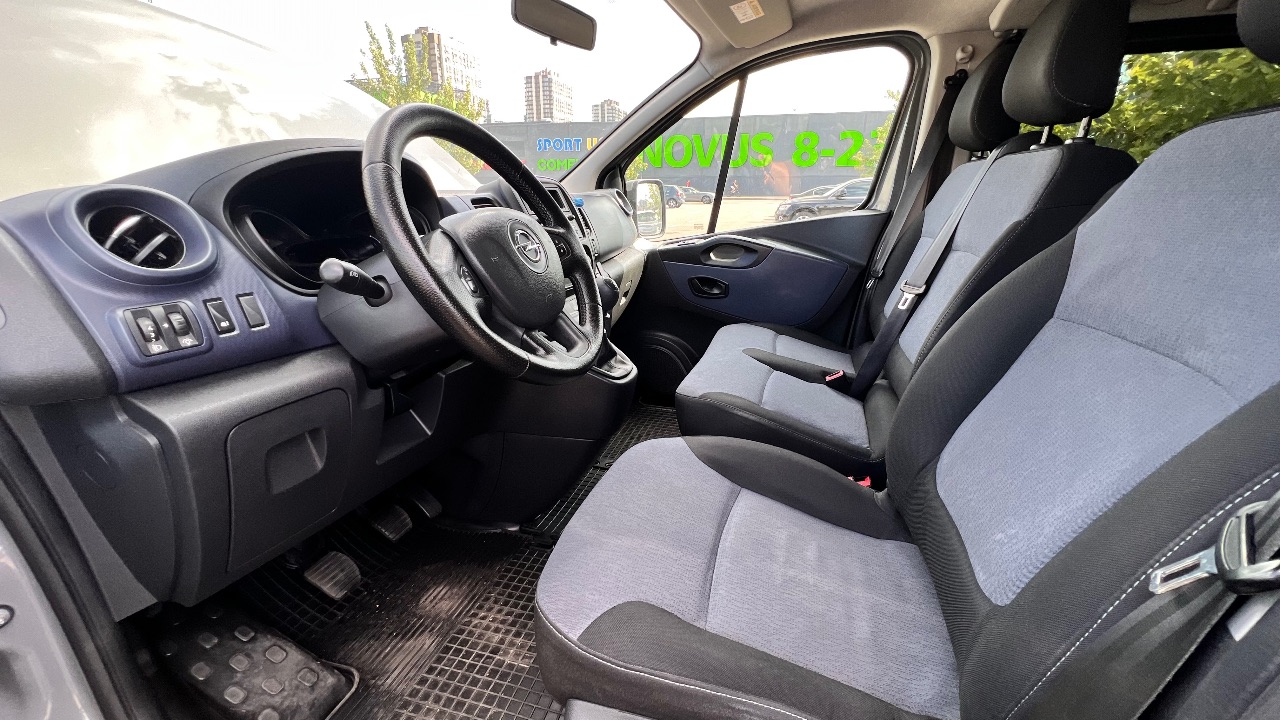 Opel Vivaro - фото 14