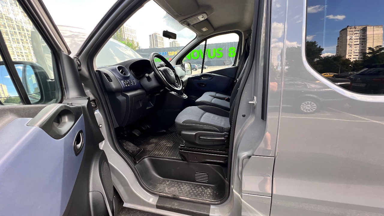 Opel Vivaro - фото 16