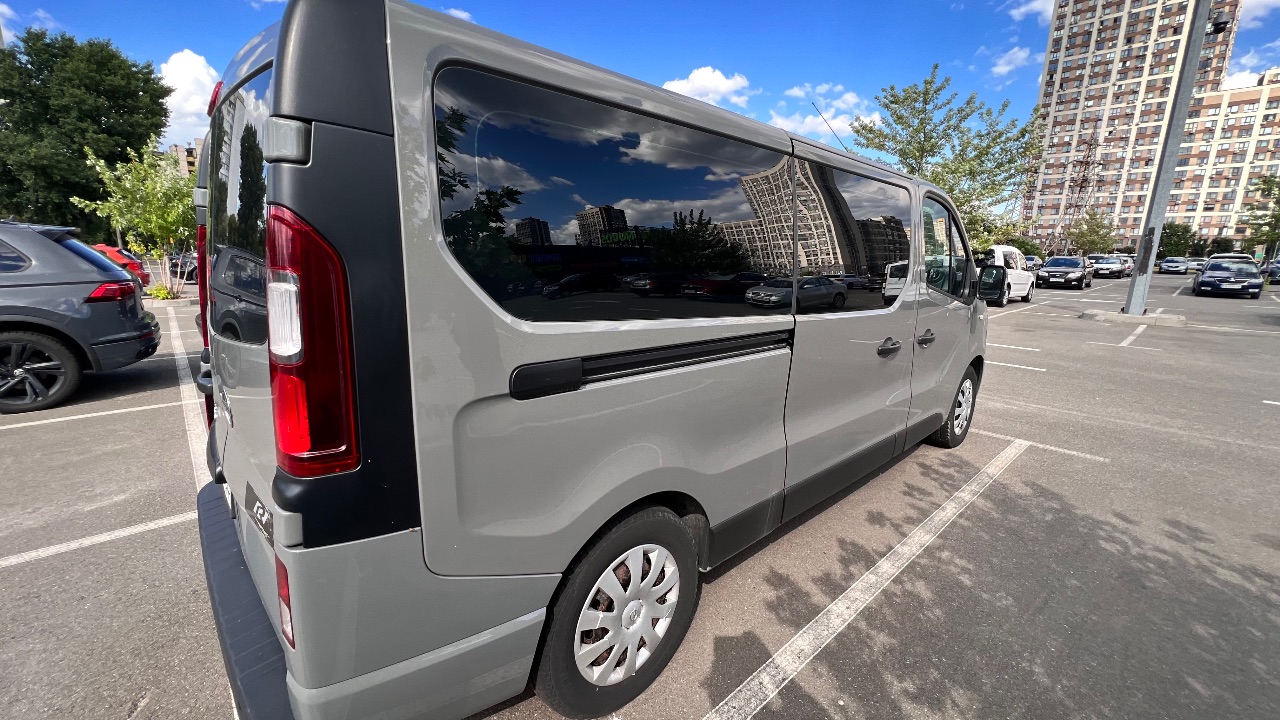 Opel Vivaro - фото 4