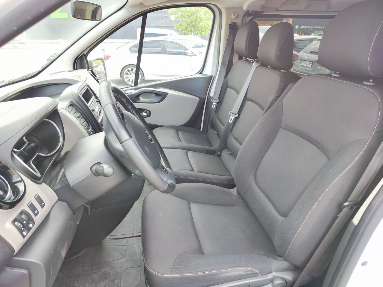 Renault Trafic - фото 9