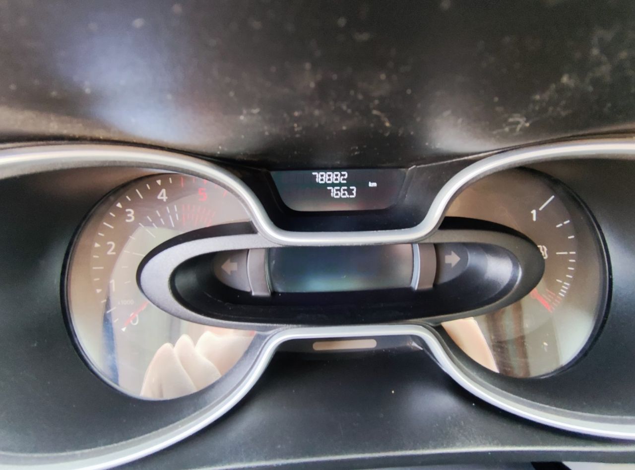 Renault Trafic - фото 10