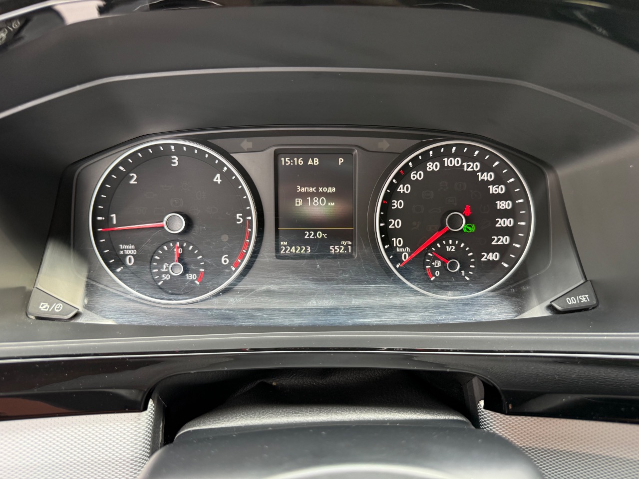 Volkswagen Multivan - фото 18