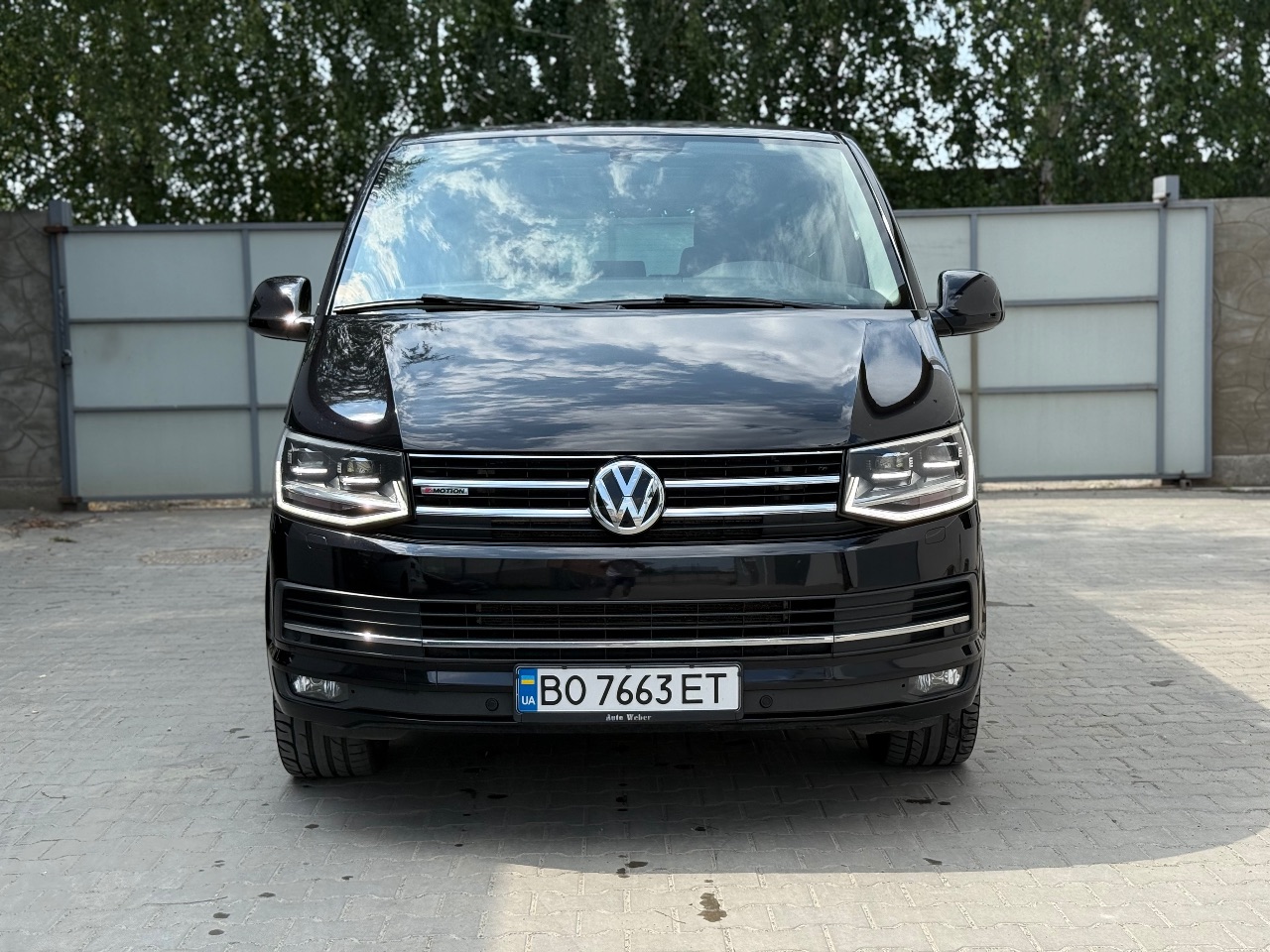 Volkswagen Multivan - фото 3