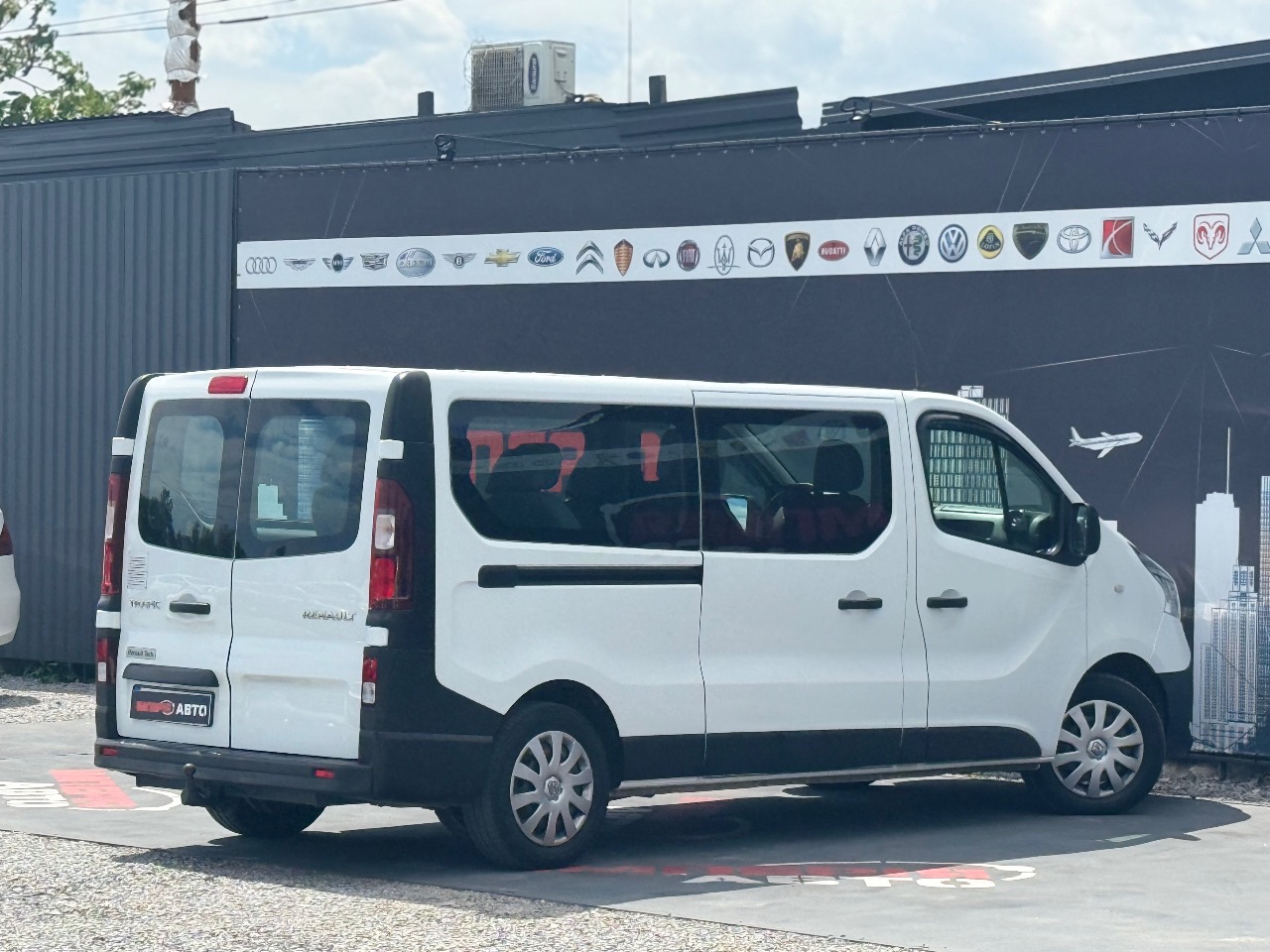 Renault Trafic - фото 4