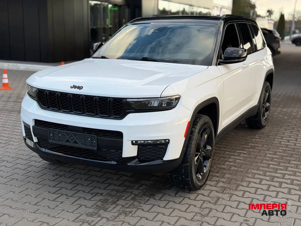 Jeep Grand Cherokee - фото 4