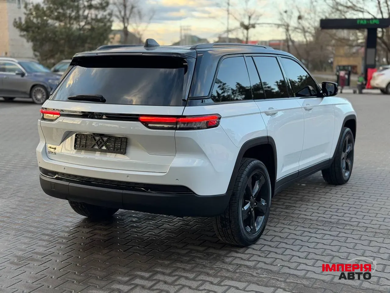 Jeep Grand Cherokee - фото 18