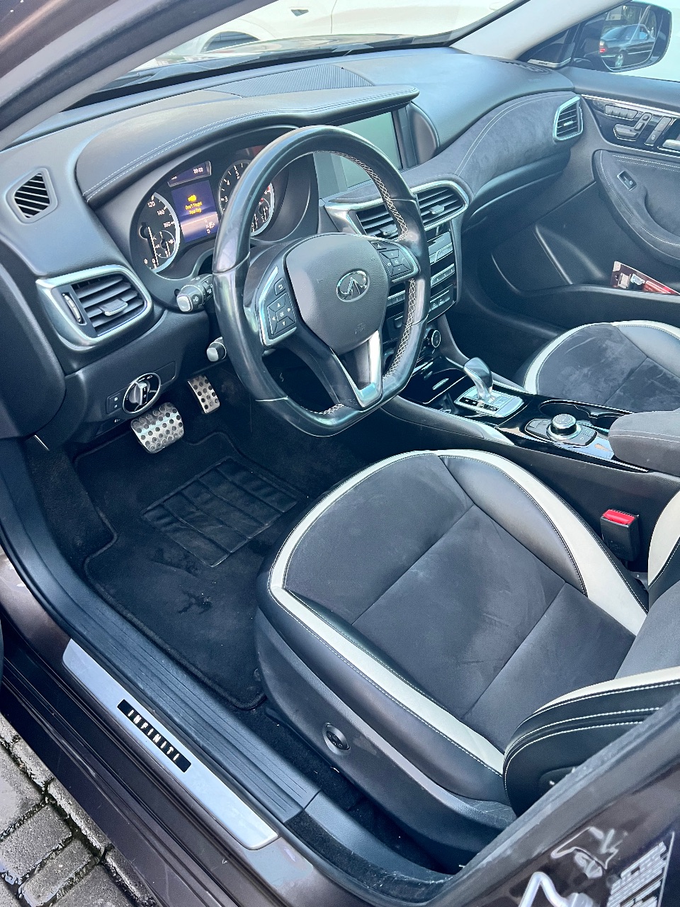 Infiniti QX30 - фото 7