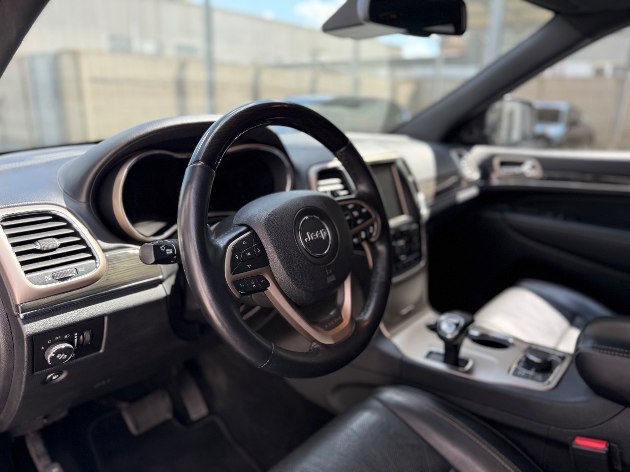 Jeep Grand Cherokee - фото 18