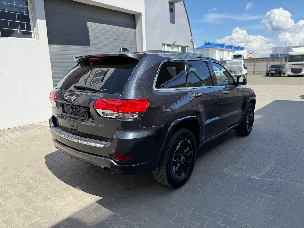 Jeep Grand Cherokee - фото 10