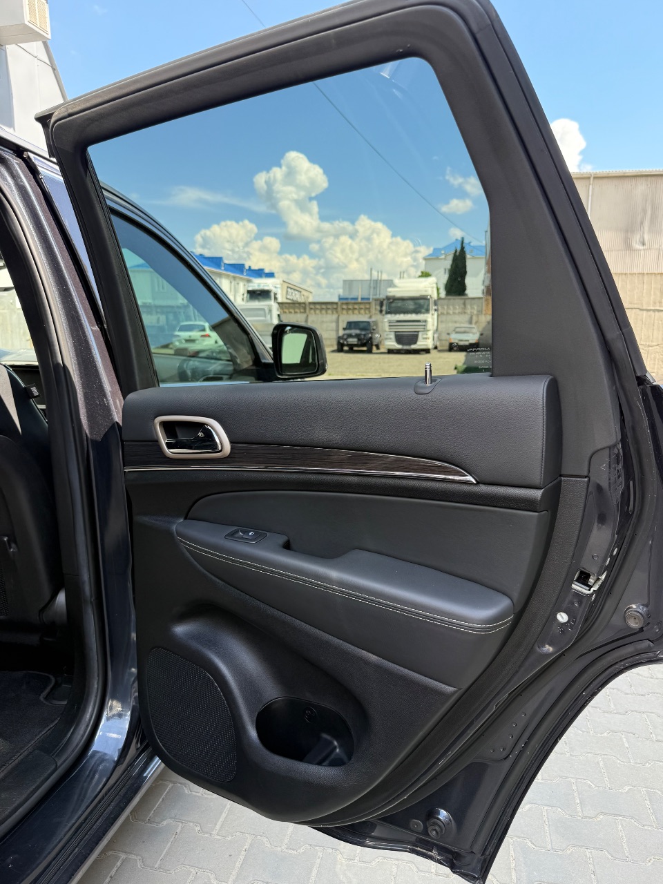 Jeep Grand Cherokee - фото 29