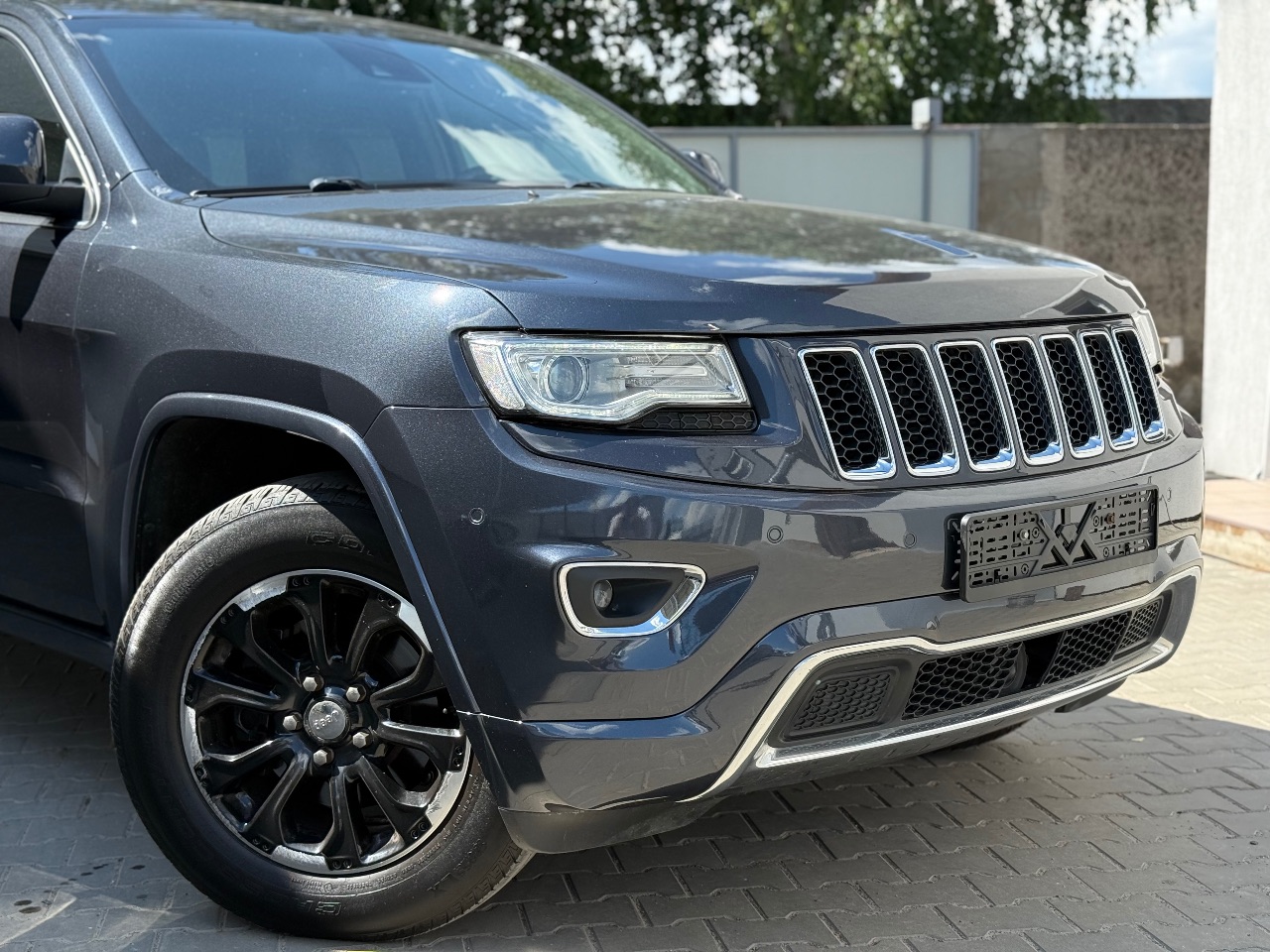 Jeep Grand Cherokee - фото 2