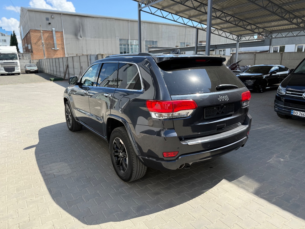 Jeep Grand Cherokee - фото 8