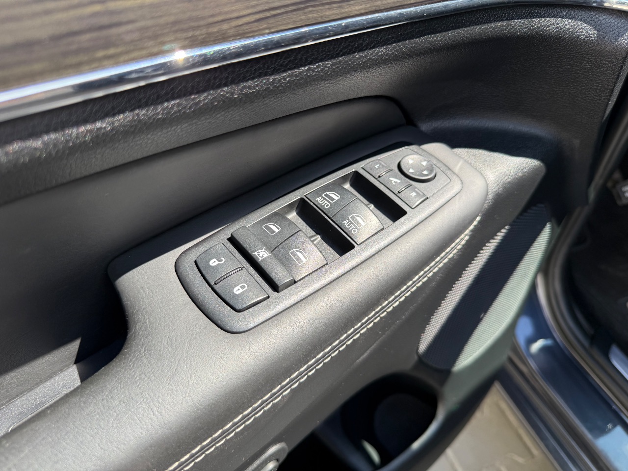 Jeep Grand Cherokee - фото 13