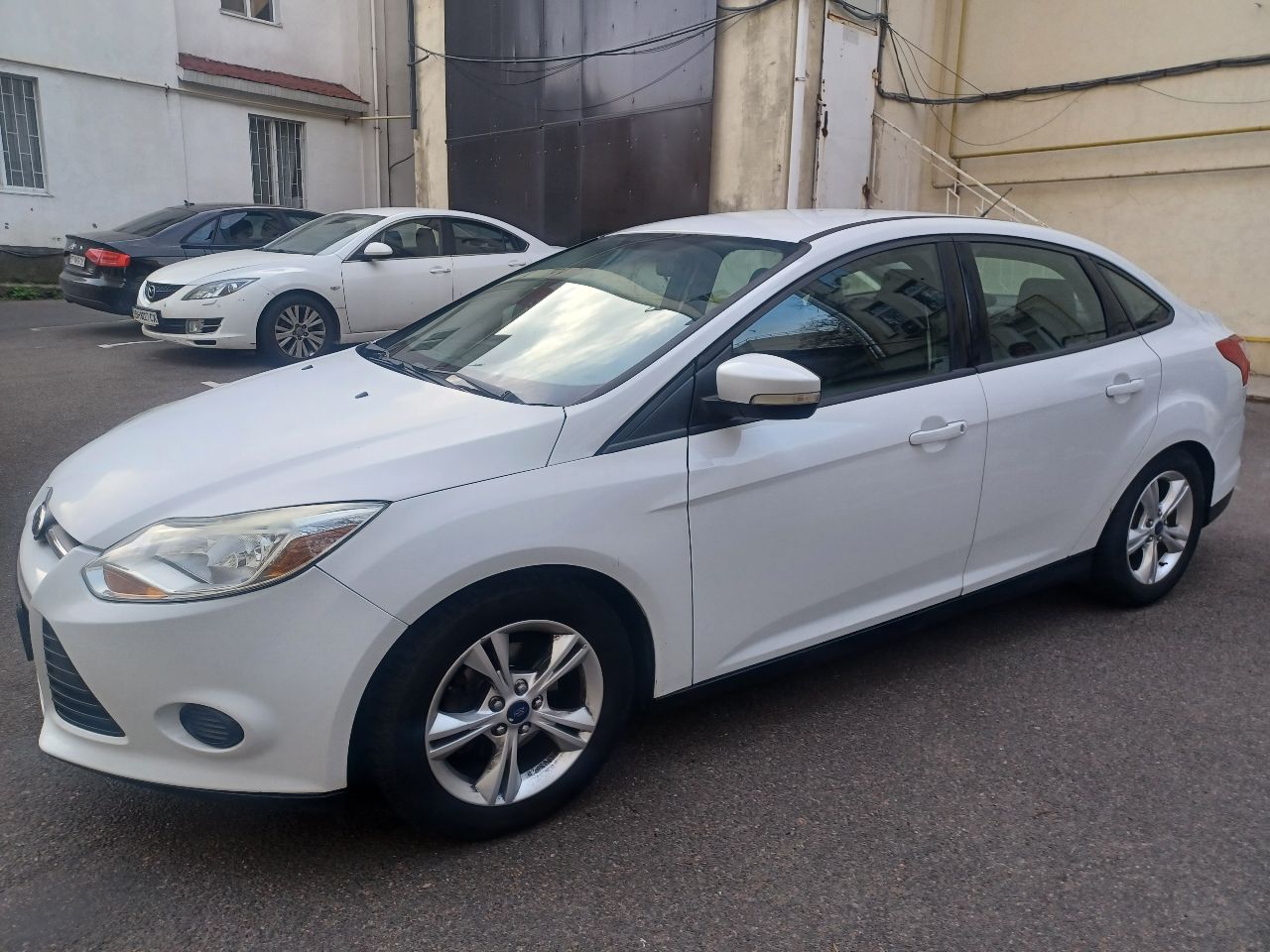 Ford Focus - фото 1