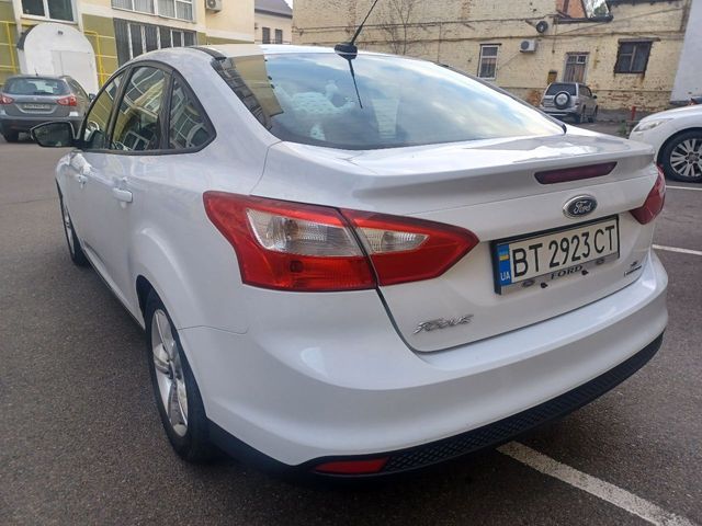 Ford Focus - фото 3