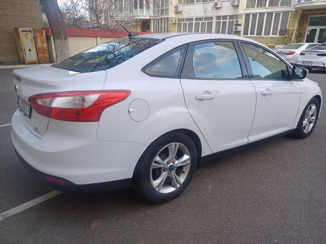 Ford Focus - фото 2