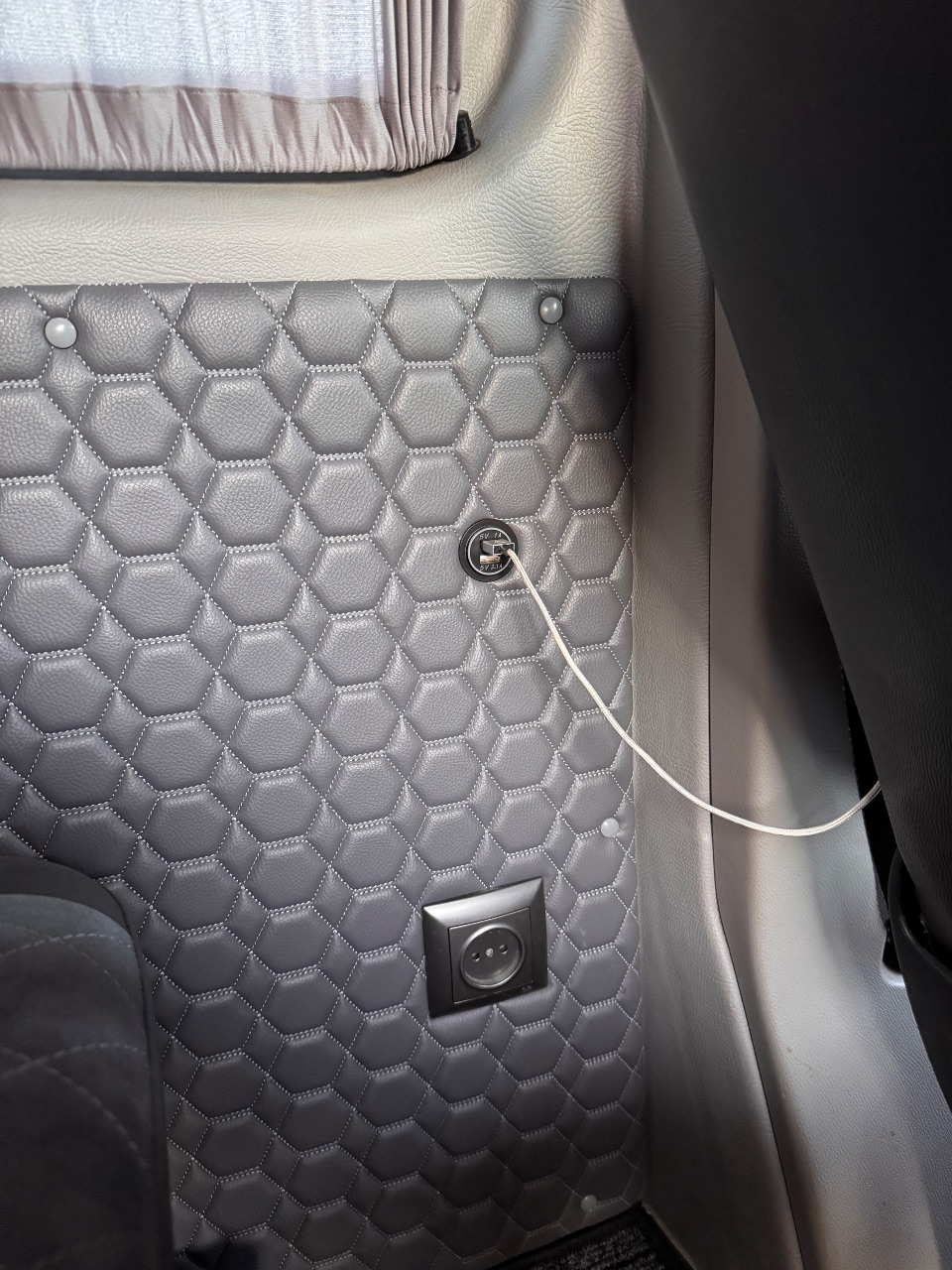 Volkswagen Transporter - фото 15