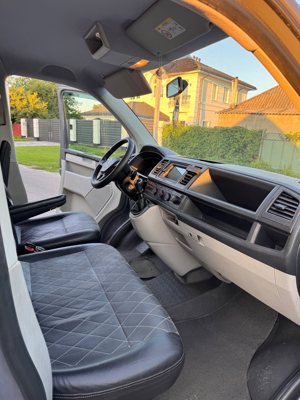 Volkswagen Transporter - фото 11