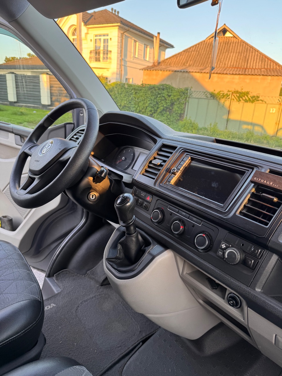 Volkswagen Transporter - фото 12