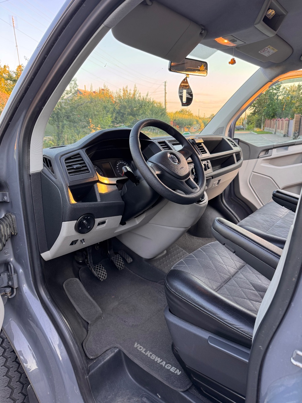 Volkswagen Transporter - фото 13