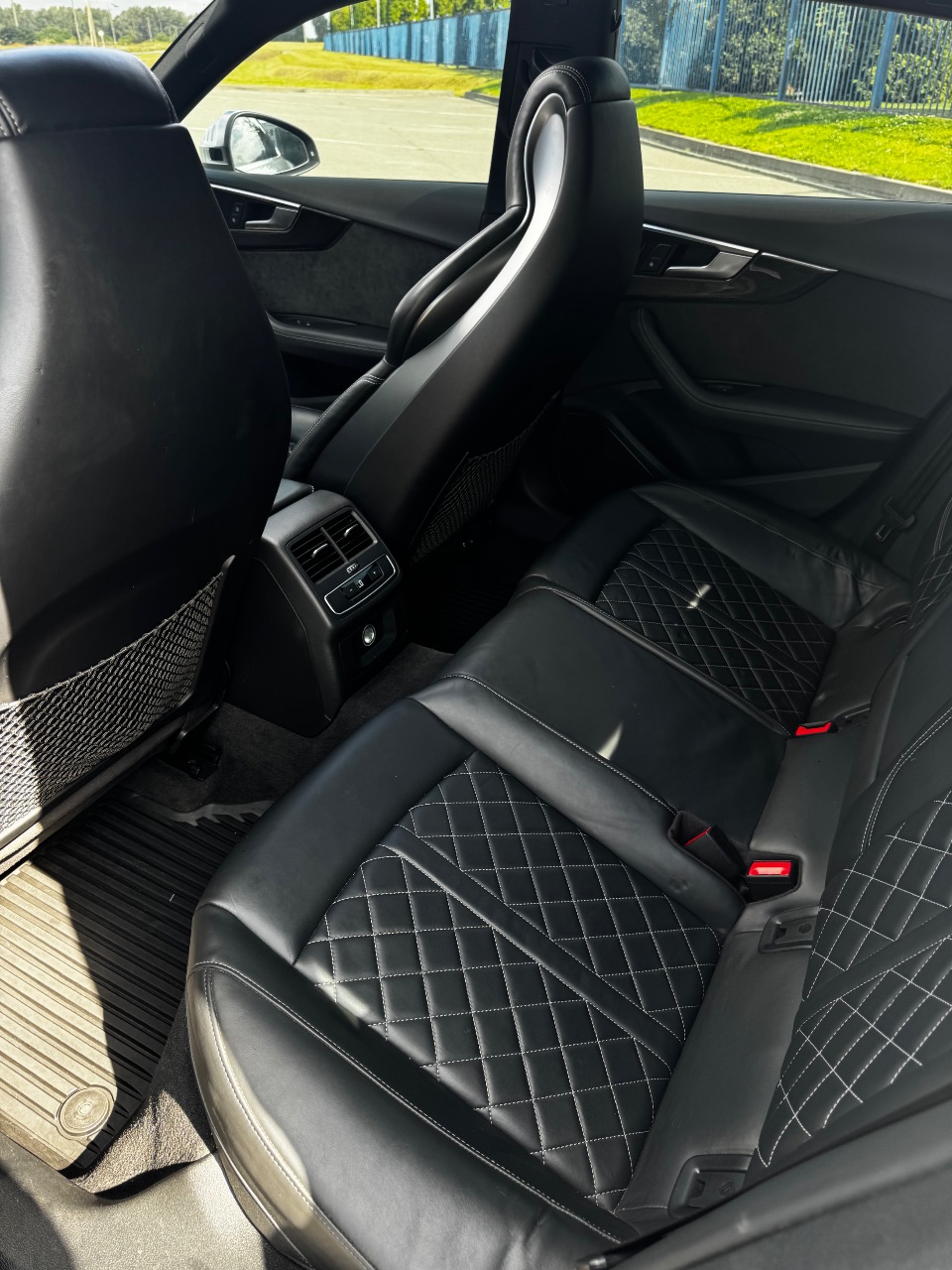 Audi S5 - фото 16