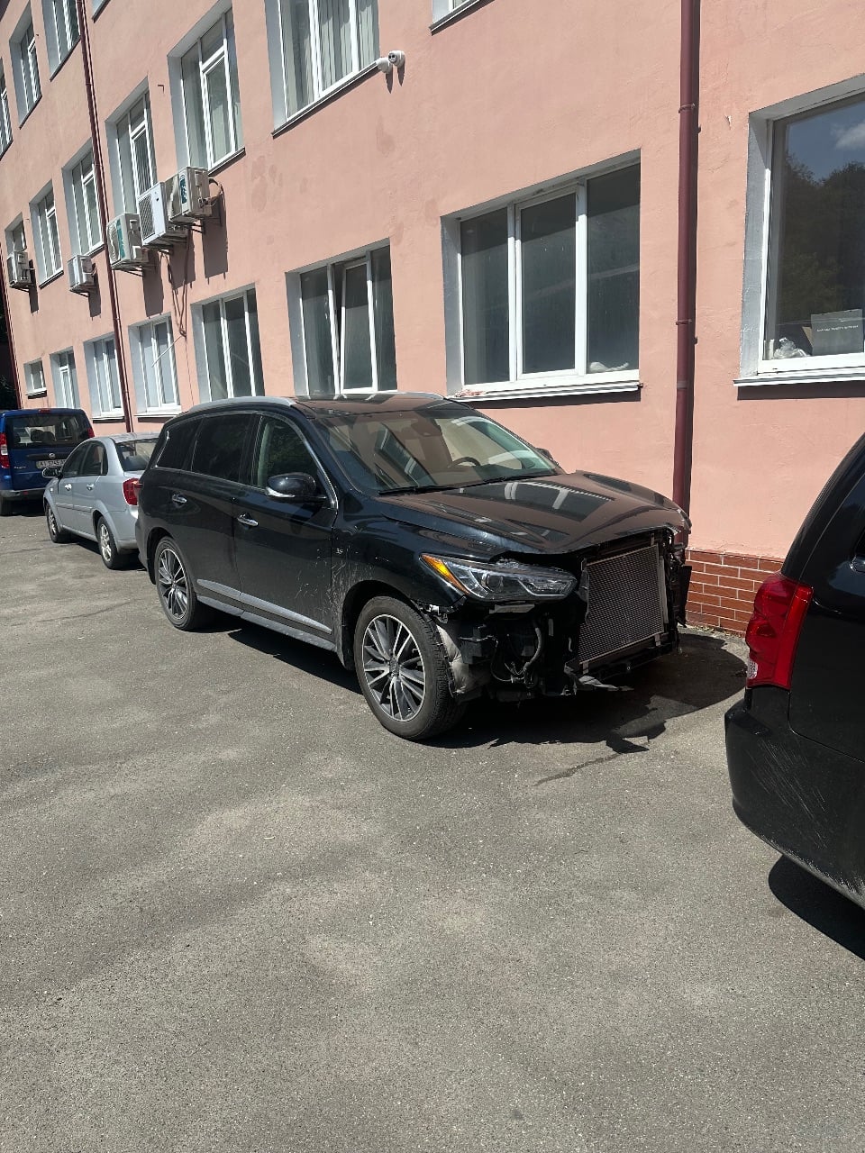 Infiniti QX60 - фото 1