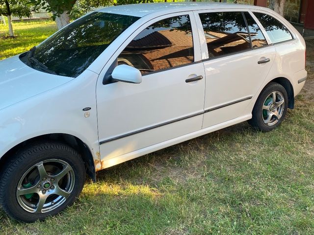 Skoda Fabia - фото 4