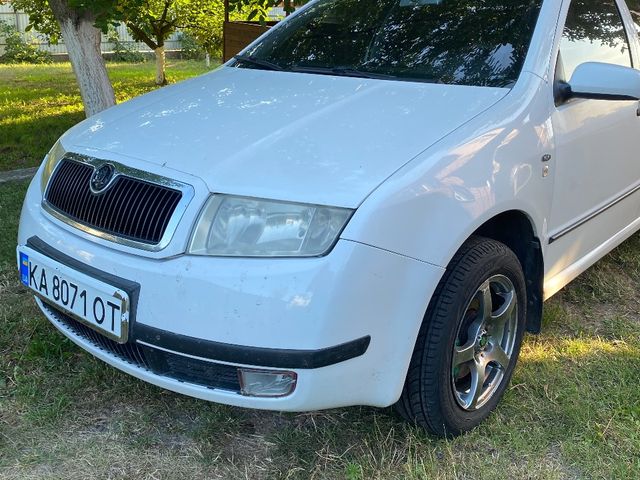 Skoda Fabia - фото 3