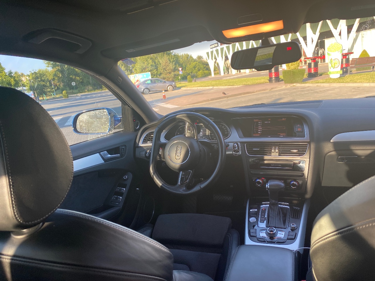 Audi A4 - фото 9