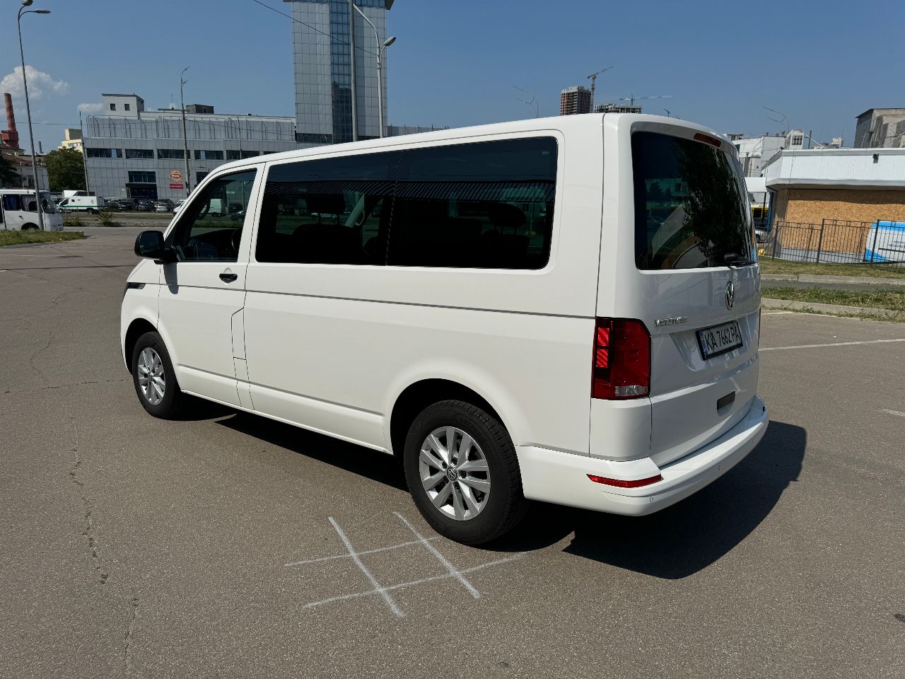 Volkswagen Multivan - фото 15