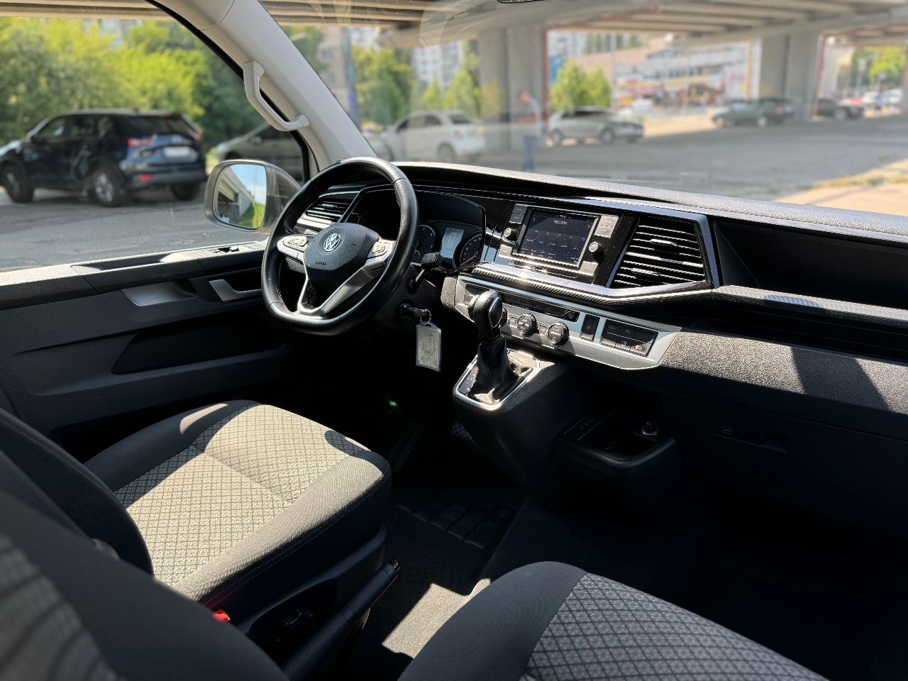 Volkswagen Multivan - фото 67