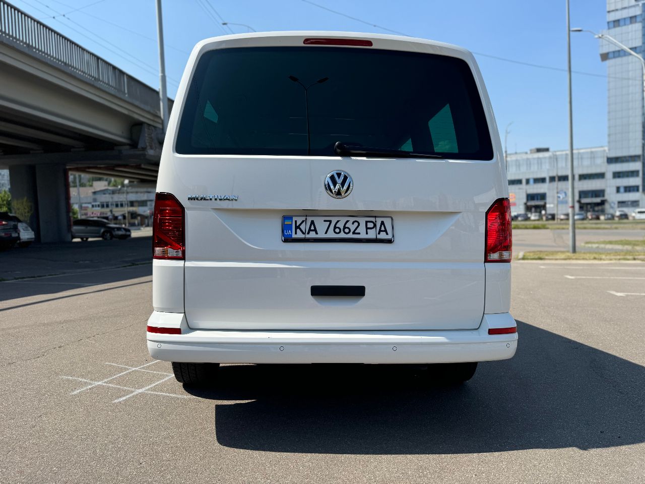 Volkswagen Multivan - фото 54