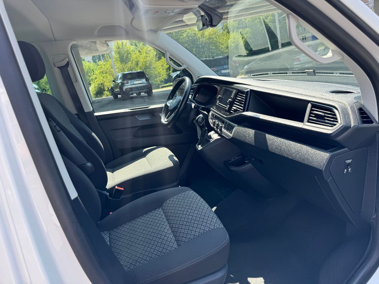 Volkswagen Multivan - фото 31