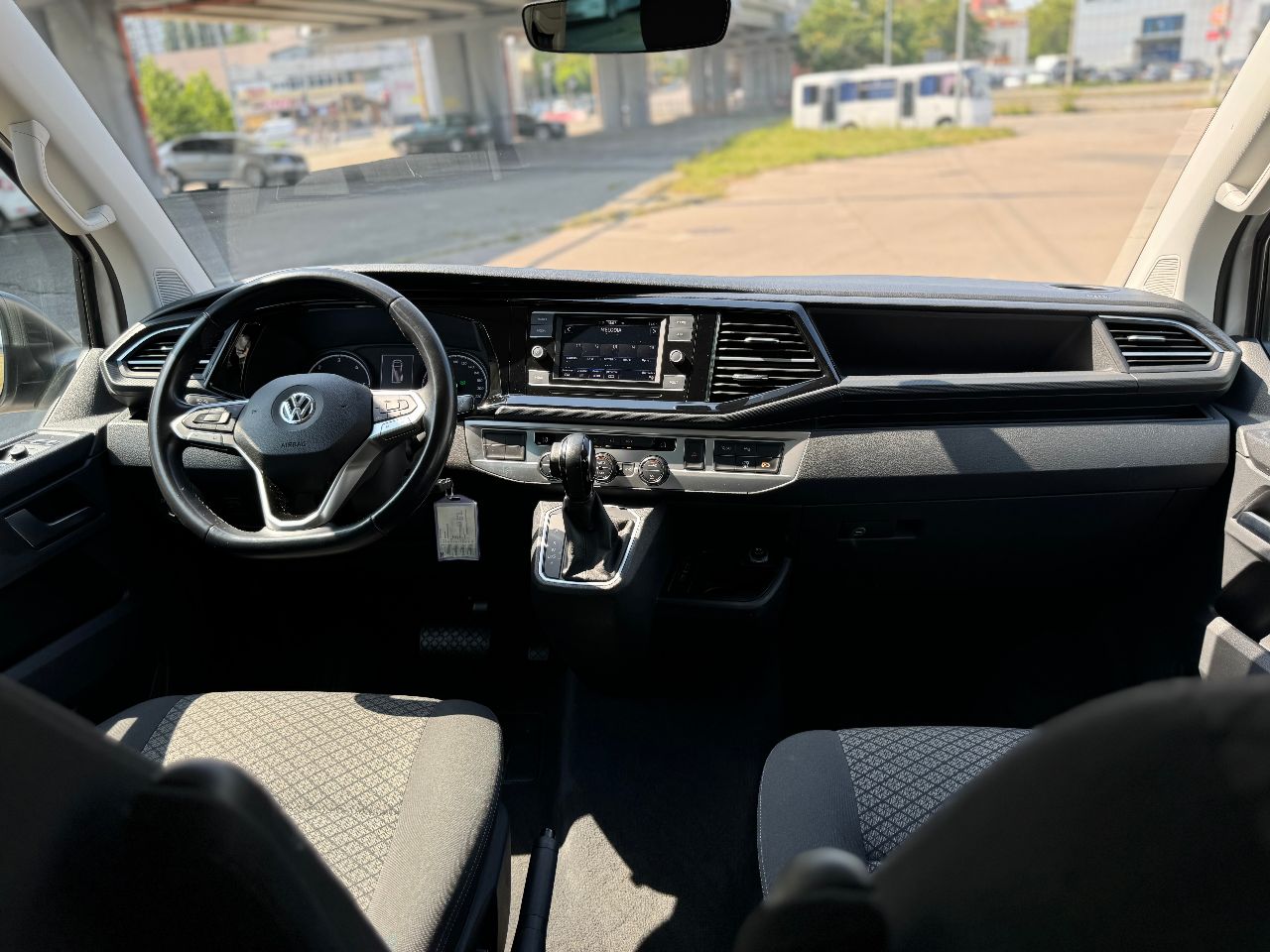 Volkswagen Multivan - фото 71