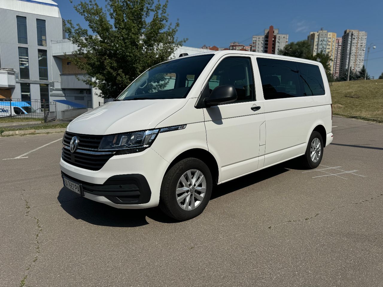 Volkswagen Multivan - фото 46