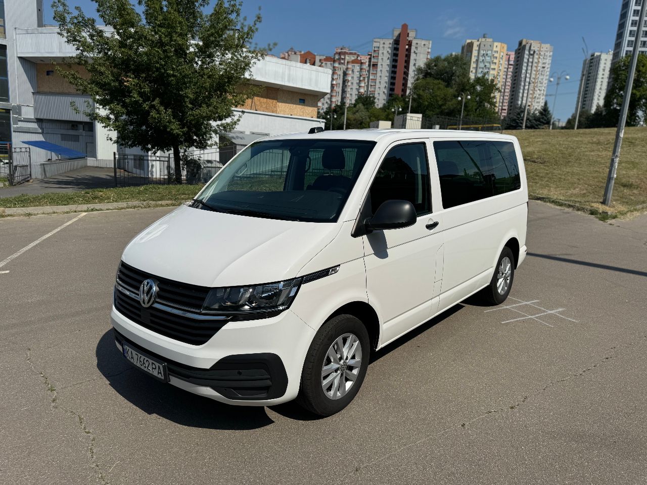 Volkswagen Multivan - фото 45