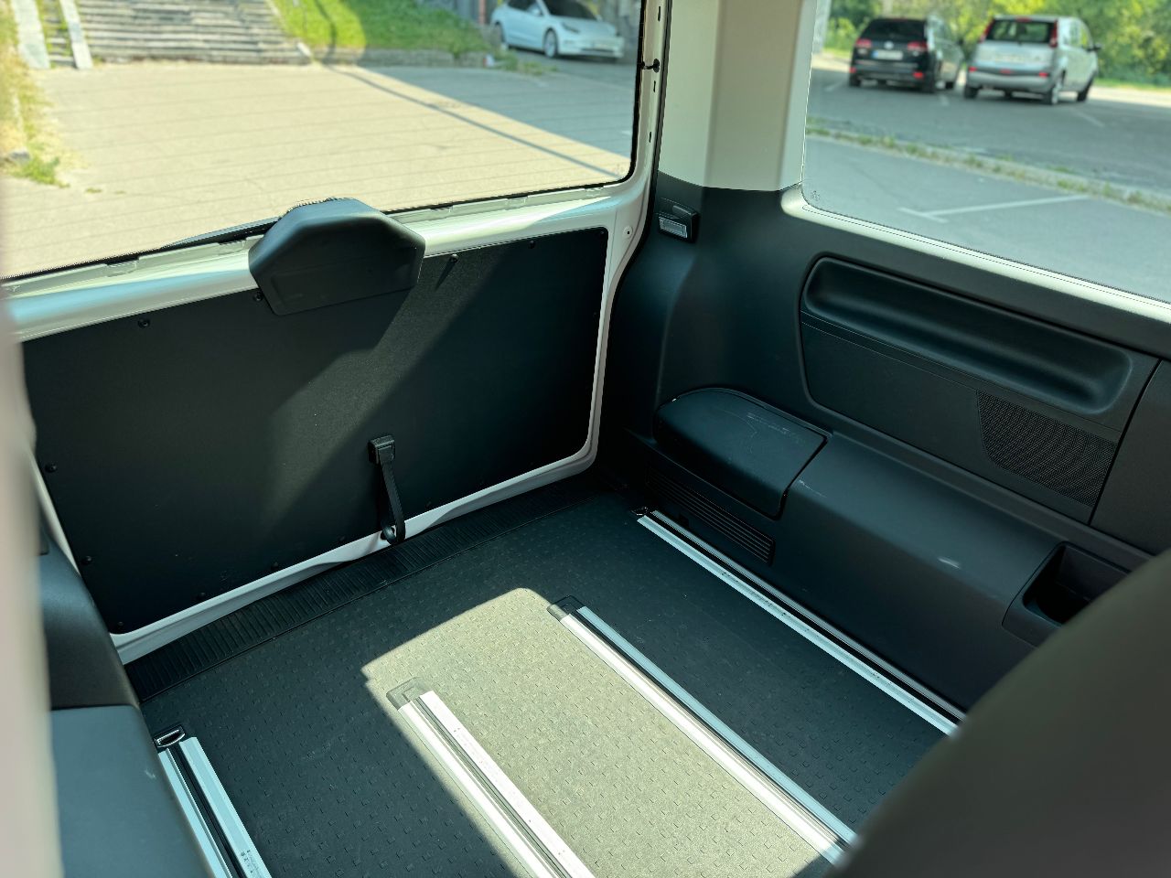 Volkswagen Multivan - фото 66