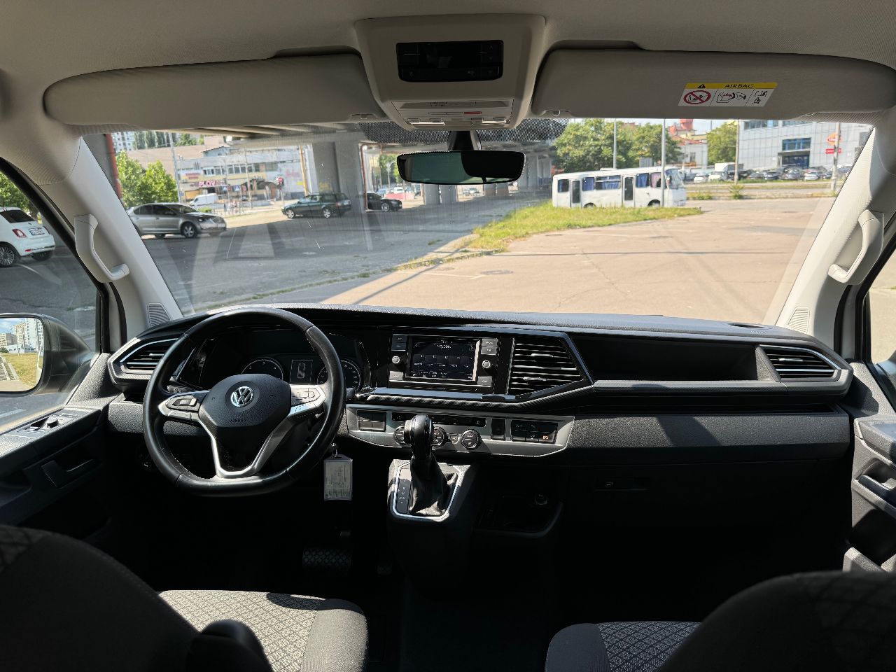 Volkswagen Multivan - фото 36