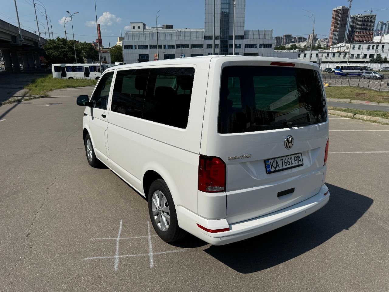 Volkswagen Multivan - фото 16