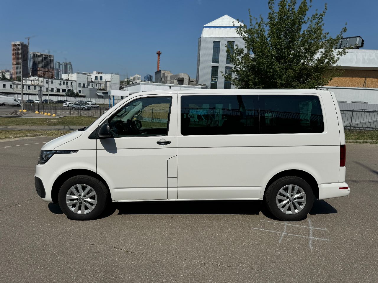 Volkswagen Multivan - фото 49